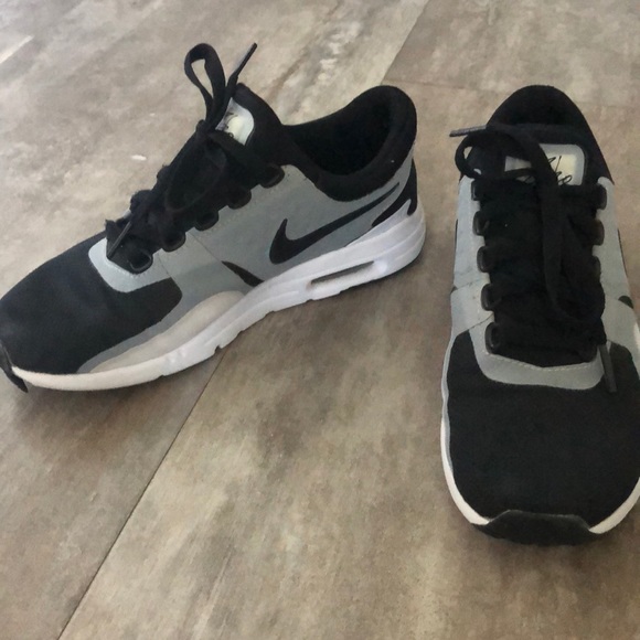 Nike Shoes - Nike zero air max women’s